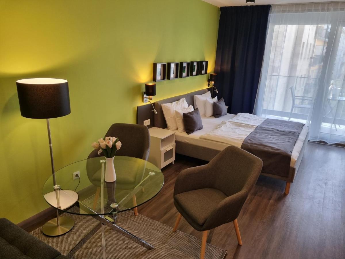 Apartament Rivercity *